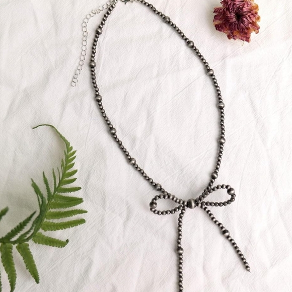 davmav2 Jewelry - Faux Navajo Pearl Bow Necklace
